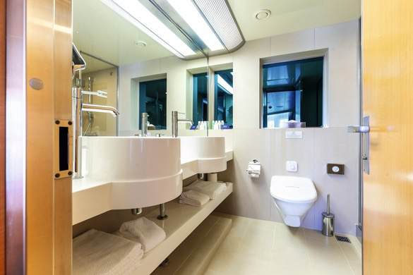 Marella Cruises Marella Explorer Executive Suite ©Cezare White 6.jpg